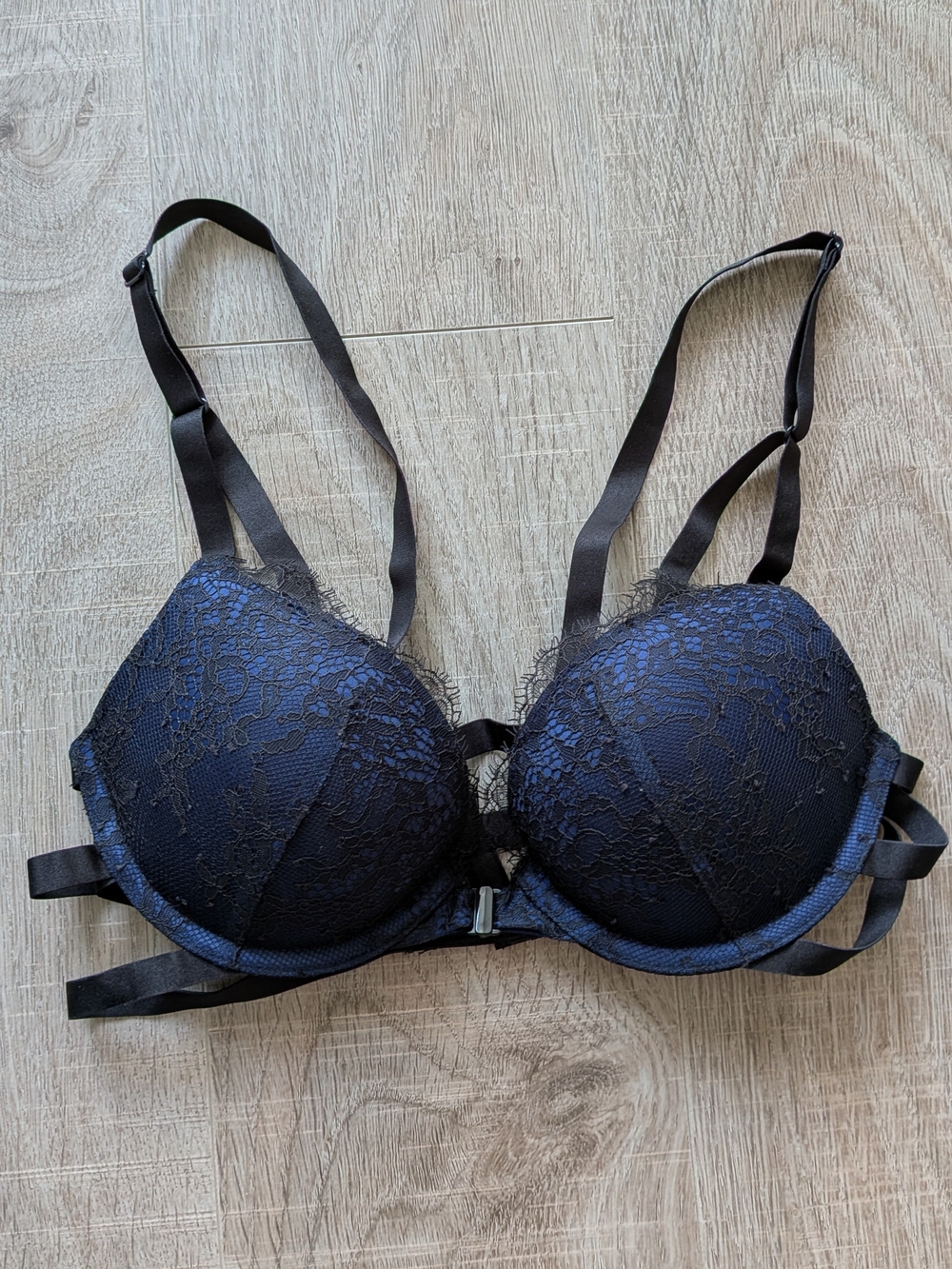 Victoria's Secret Navy Blue Black Lace Front Clasp Strap Push Up Bra 32B - Picture 3 of 8